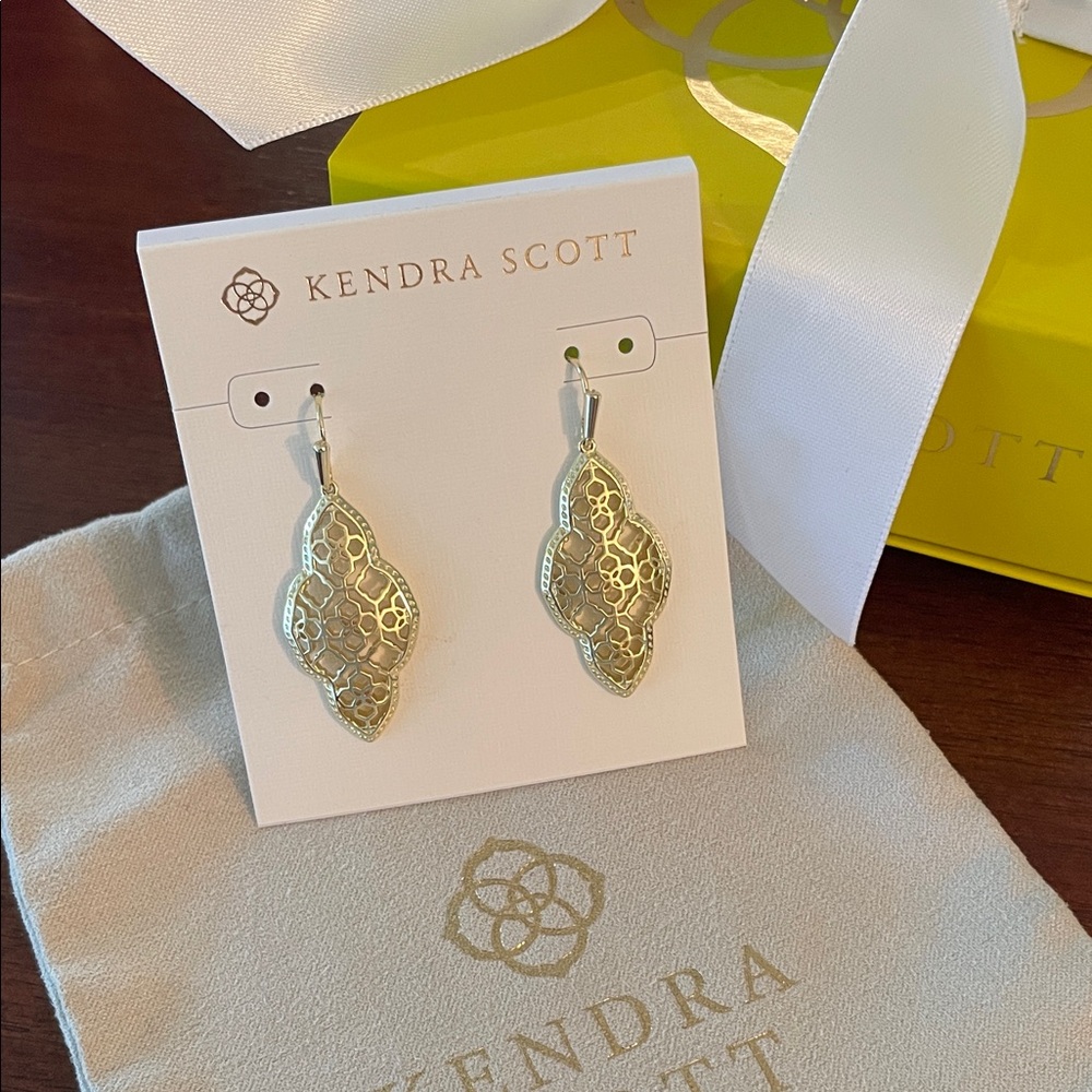 Kendra Scott Abbie Drop Earrings in Gold Filigree